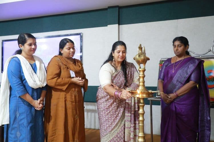 മാർ സ്ലീവാ മെഡിസിറ്റി പാലായുടെ നേതൃത്വത്തിൽ സൗജന്യ സ്താനാർബുദ ബോധവൽക്കരണ ക്ലാസ്സും എ.ഐ.തെർമലാറ്റിക്സ് മാമോഗ്രാം പരിശോധനയും നടത്തി.